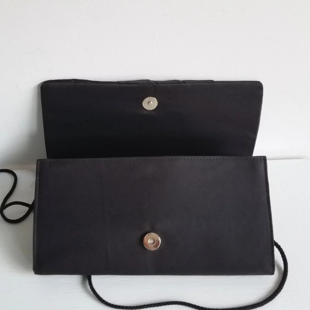 La Regale Brooch Formal Crossbody Handbag